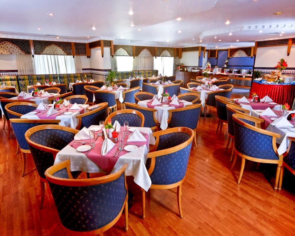 Landmark Hotel Dubai Restaurant photo